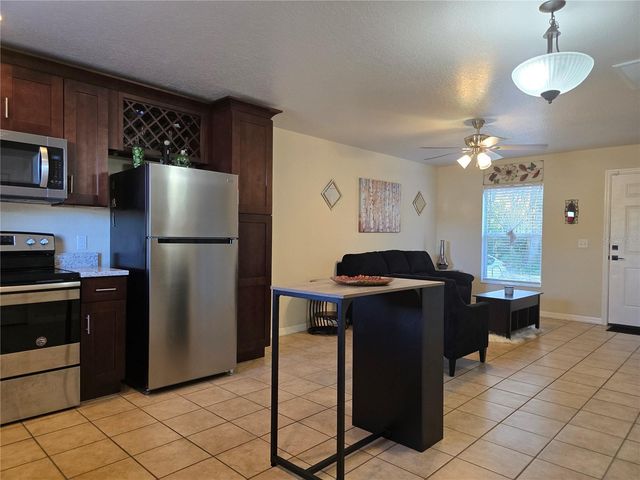 128 WOODLAWN AVENUE, Lake Wales, FL 33859