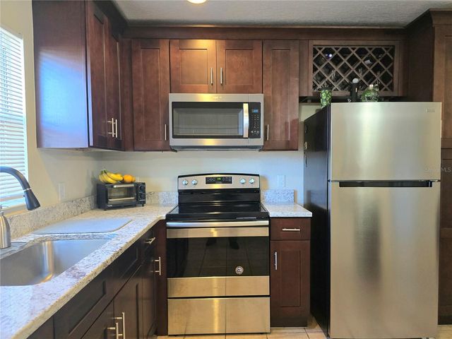 128 WOODLAWN AVENUE, Lake Wales, FL 33859