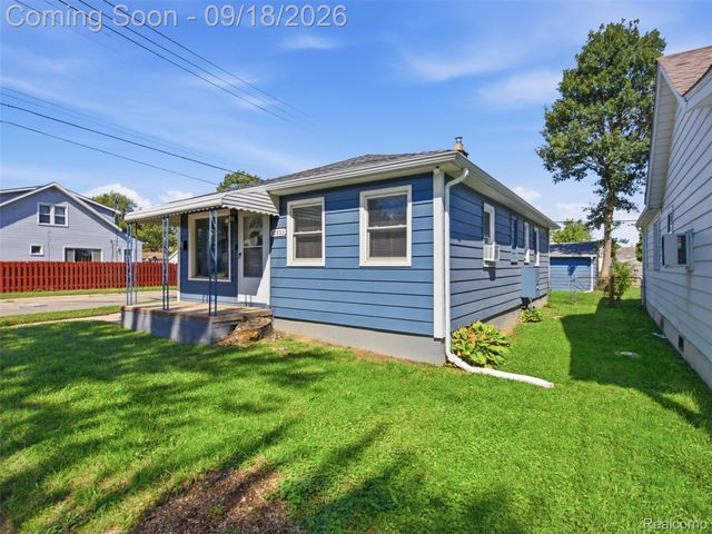 17803 Tennyson Street, Roseville, MI 48066