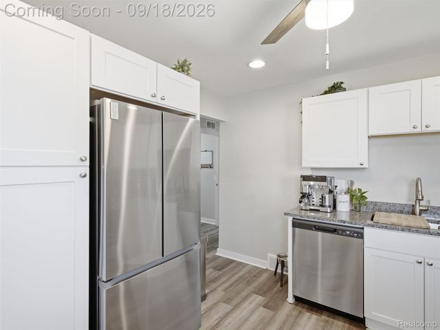 17803 Tennyson Street, Roseville, MI 48066