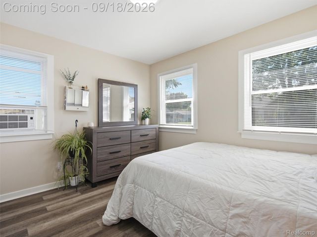 17803 Tennyson Street, Roseville, MI 48066