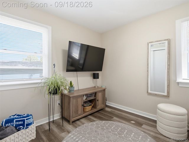 17803 Tennyson Street, Roseville, MI 48066