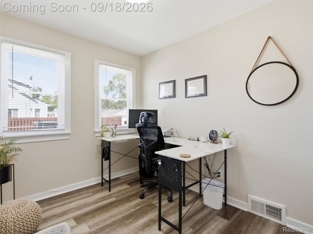 17803 Tennyson Street, Roseville, MI 48066