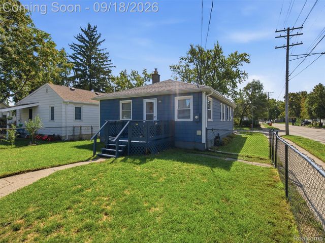 17803 Tennyson Street, Roseville, MI 48066