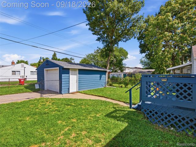 17803 Tennyson Street, Roseville, MI 48066
