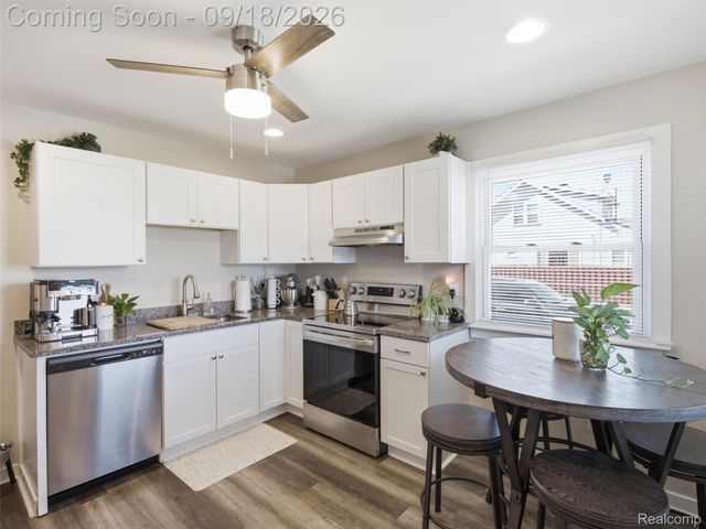 17803 Tennyson Street, Roseville, MI 48066