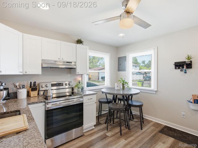 17803 Tennyson Street, Roseville, MI 48066
