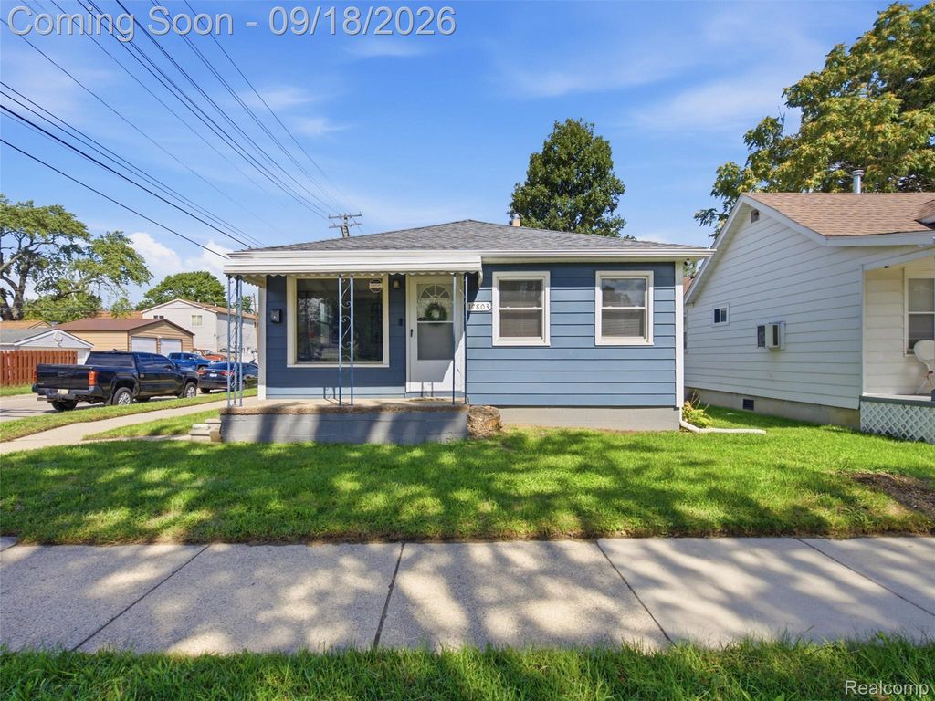 17803 Tennyson Street, Roseville, MI 48066