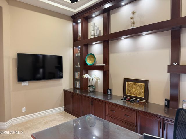 305 W GRAND CANYON Drive, Chandler, AZ 85248