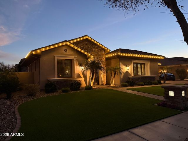 305 W GRAND CANYON Drive, Chandler, AZ 85248
