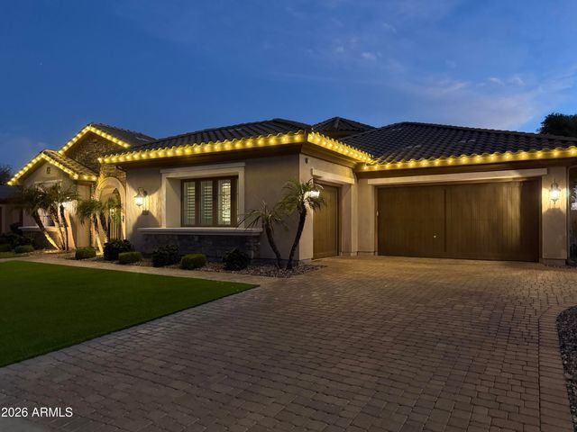 305 W GRAND CANYON Drive, Chandler, AZ 85248