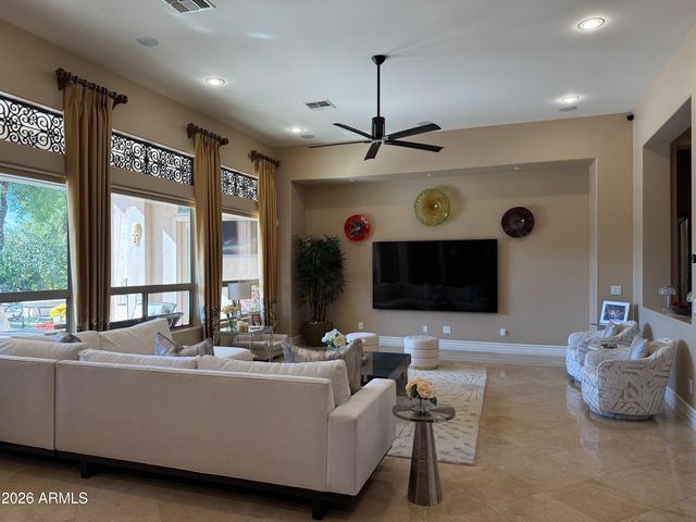 305 W GRAND CANYON Drive, Chandler, AZ 85248