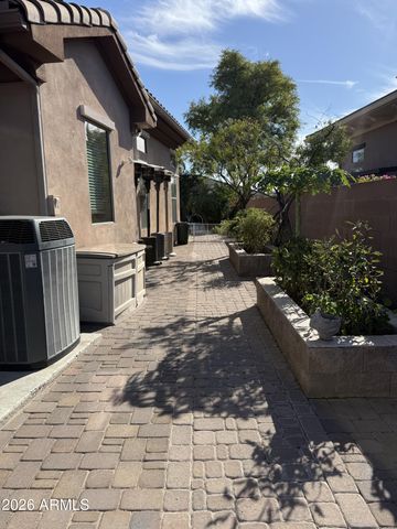 305 W GRAND CANYON Drive, Chandler, AZ 85248