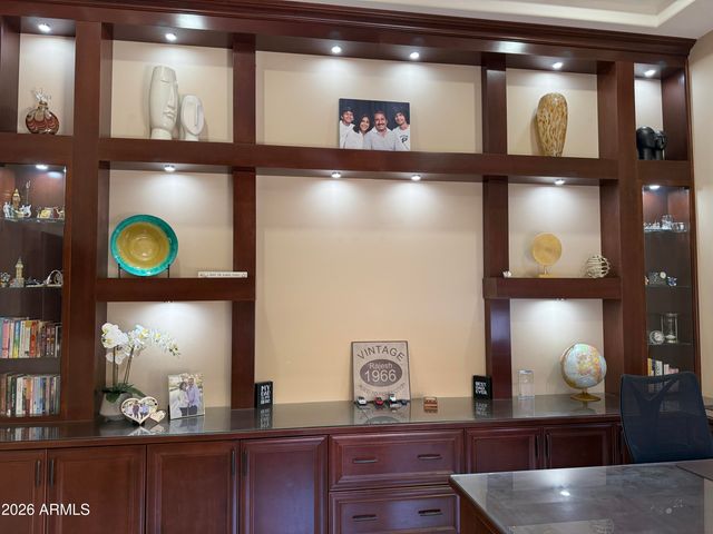 305 W GRAND CANYON Drive, Chandler, AZ 85248