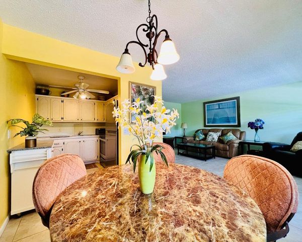 97 Sussex E, West Palm Beach, FL 33417