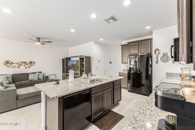 735 W RACINE Drive, Casa Grande, AZ 85122