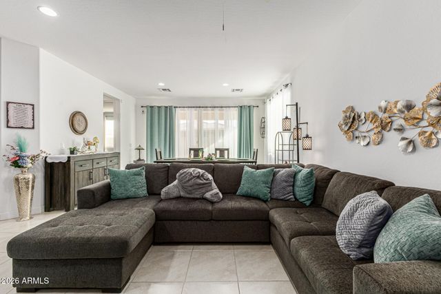 735 W RACINE Drive, Casa Grande, AZ 85122