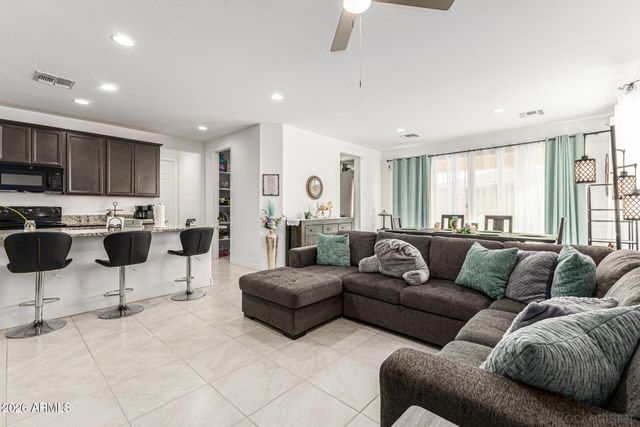 735 W RACINE Drive, Casa Grande, AZ 85122