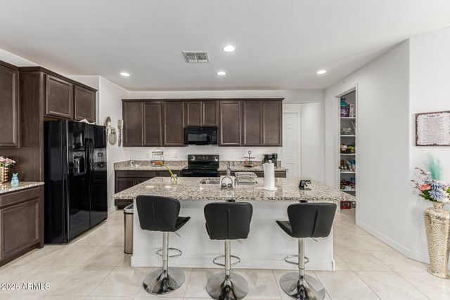 735 W RACINE Drive, Casa Grande, AZ 85122