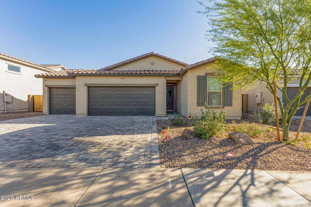 735 W RACINE Drive, Casa Grande, AZ 85122