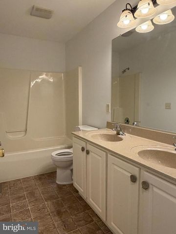 451 FENCEPOST LN, Palmyra, PA 17078