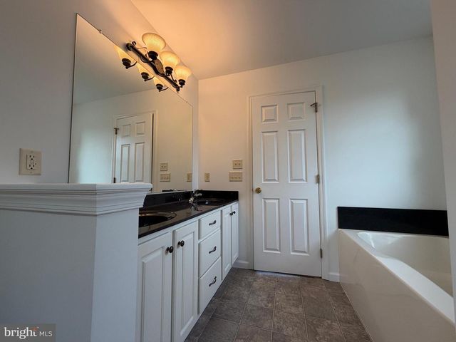 451 FENCEPOST LN, Palmyra, PA 17078