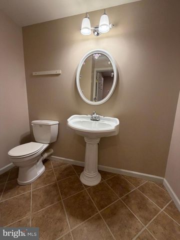 451 FENCEPOST LN, Palmyra, PA 17078