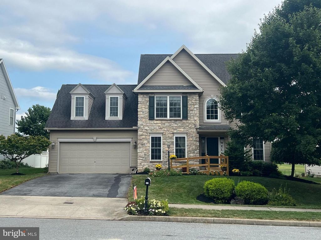 451 FENCEPOST LN, Palmyra, PA 17078