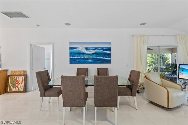 930 Moon Lake DR, Naples, FL 34104