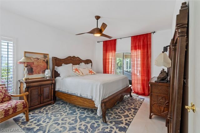 930 Moon Lake DR, Naples, FL 34104