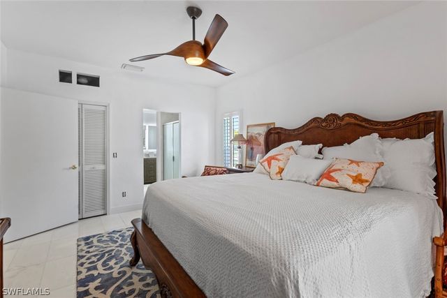 930 Moon Lake DR, Naples, FL 34104