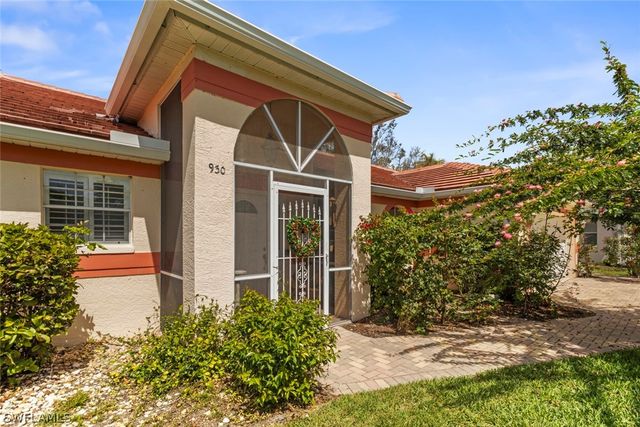 930 Moon Lake DR, Naples, FL 34104