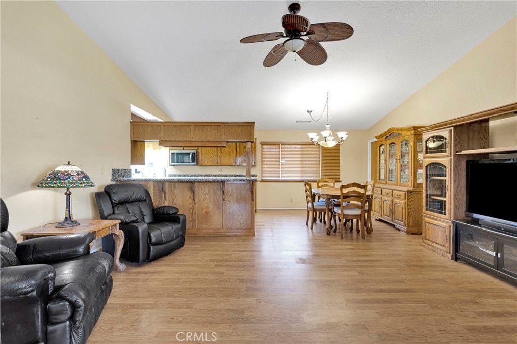 Image 11 of property listing at 13045 Caspian Drive, Victorville, CA 92395