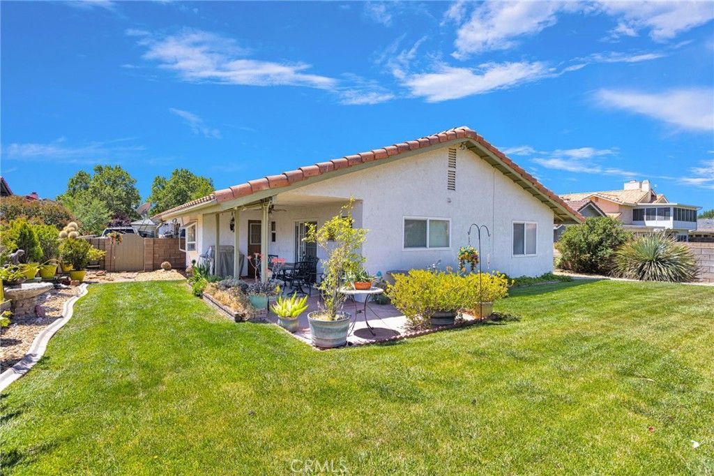 Image 32 of property listing at 13045 Caspian Drive, Victorville, CA 92395