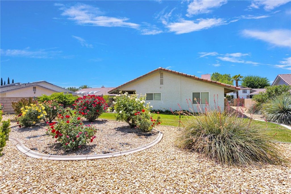 Image 34 of property listing at 13045 Caspian Drive, Victorville, CA 92395