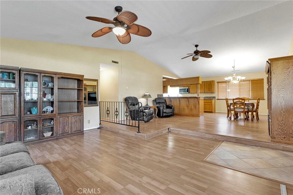 Image 9 of property listing at 13045 Caspian Drive, Victorville, CA 92395