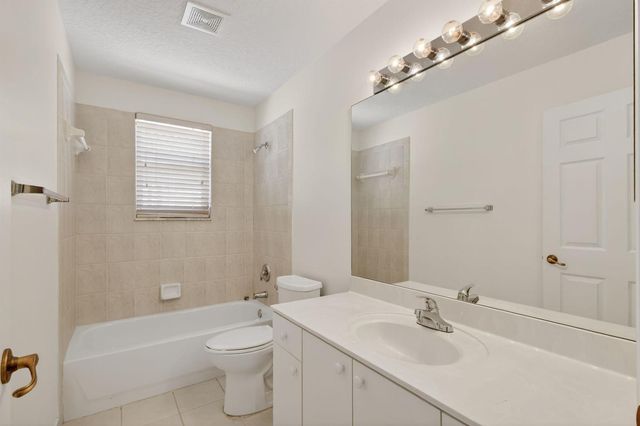 1021 SE Westminster Place, Stuart, FL 34997