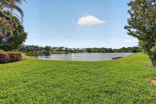 1021 SE Westminster Place, Stuart, FL 34997