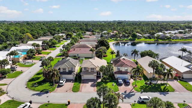 1021 SE Westminster Place, Stuart, FL 34997