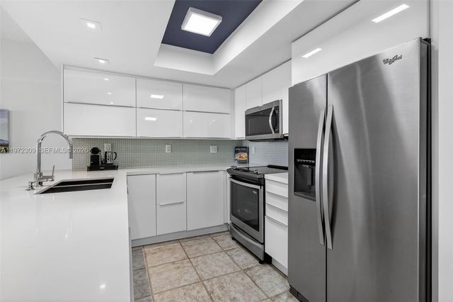 600 Three Islands Blvd 1101, Hallandale Beach, FL 33009