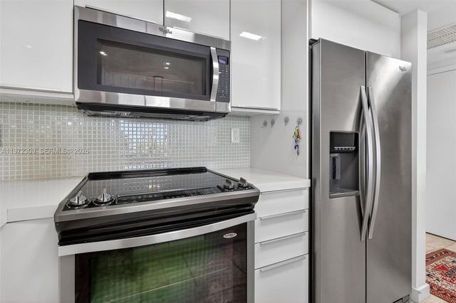 600 Three Islands Blvd 1101, Hallandale Beach, FL 33009