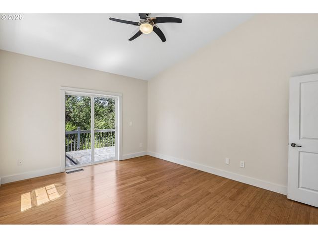 2445 W 10TH St, Washougal, WA 98671