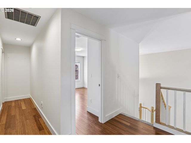 2445 W 10TH St, Washougal, WA 98671