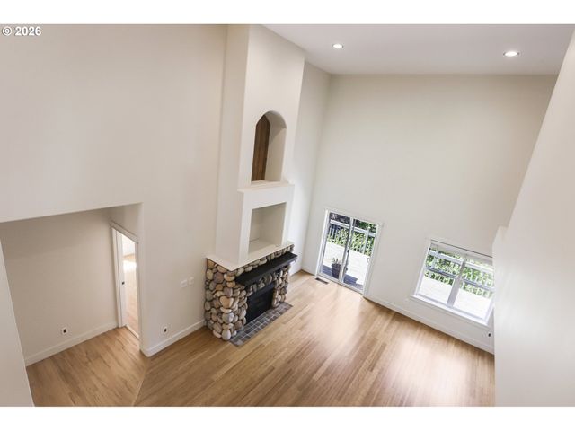 2445 W 10TH St, Washougal, WA 98671