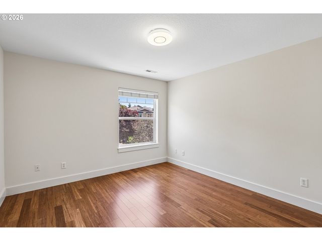 2445 W 10TH St, Washougal, WA 98671
