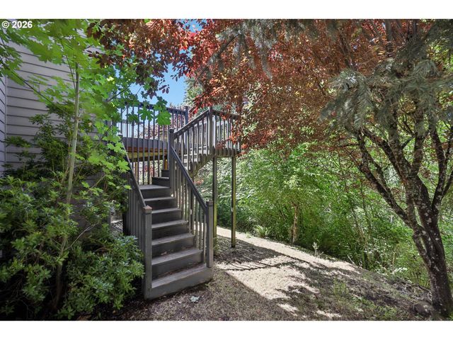 2445 W 10TH St, Washougal, WA 98671