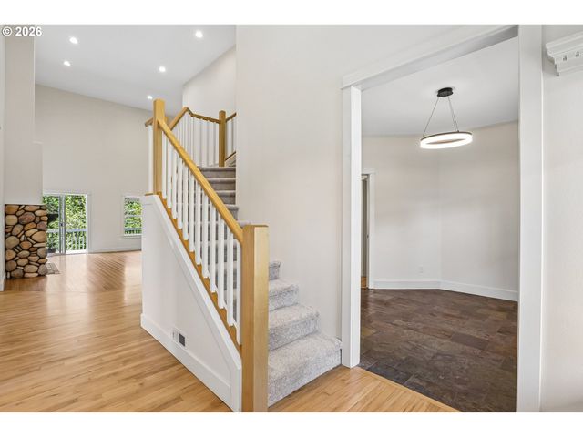 2445 W 10TH St, Washougal, WA 98671