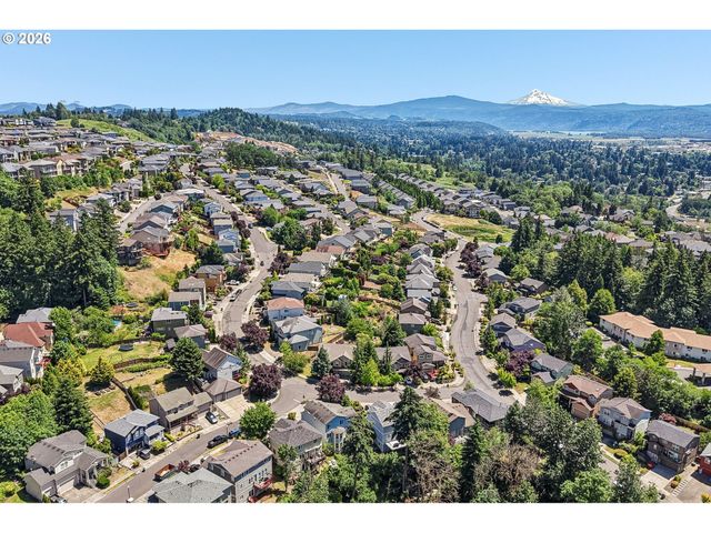 2445 W 10TH St, Washougal, WA 98671