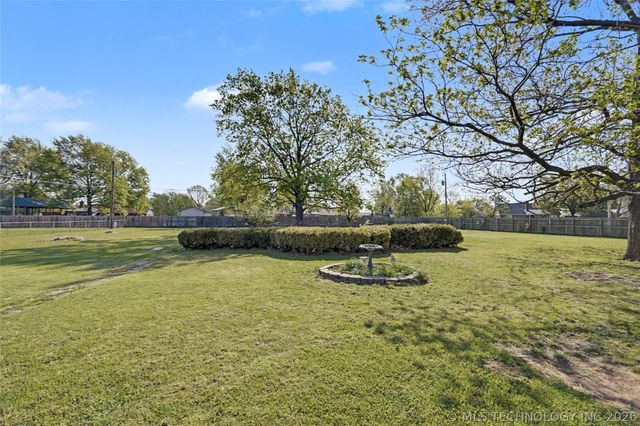 8217 N 165th Avenue, Owasso, OK 74055