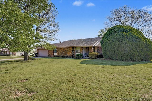 8217 N 165th Avenue, Owasso, OK 74055